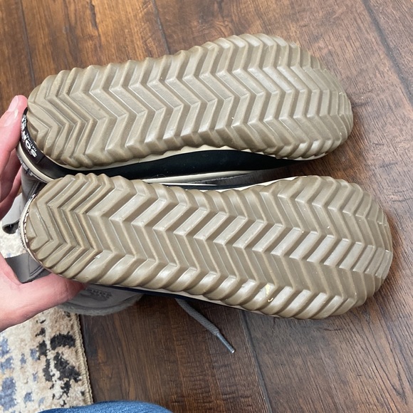 Sorel Waterproof ladies boots- size 7 - Picture 2 of 8
